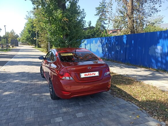 2011 Hyundai Solaris I, красный - вид 3