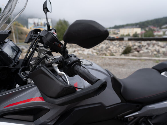 2018 Yamaha MT-09 Tracer (FJ-09), серый, 750000 рублей - вид 26