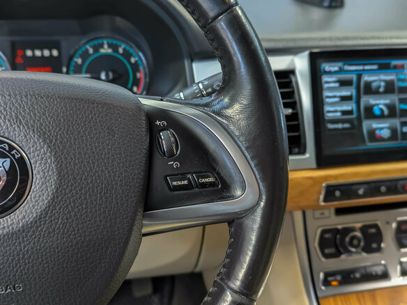 2014 Jaguar XF I Рестайлинг, белый, 1350000 рублей - вид 27