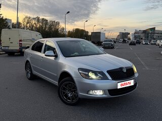 2013 Skoda Octavia II (A5) Рестайлинг, серебристый, 975000 рублей, вид 1