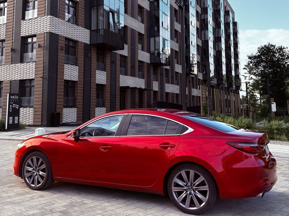 2019 Mazda 6 III (GJ) Рестайлинг 2, красный, 2130000 рублей - вид 5