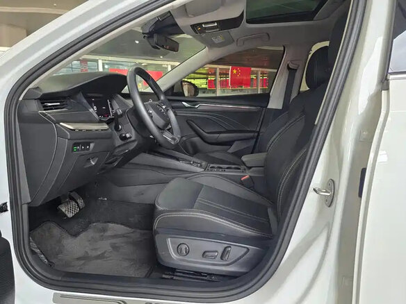 2023 Skoda Octavia IV (A8), белый, 2280000 рублей - вид 8