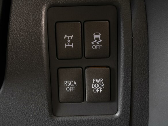 2008 Lexus LX 570 III, серебристый - вид 14
