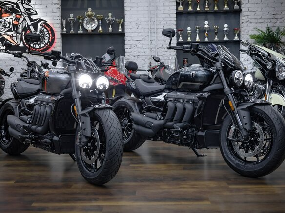 2026 Triumph Rocket 3, чёрный, 3390000 рублей - вид 9