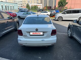 2018 Volkswagen Polo V Рестайлинг, белый, 800000 рублей, вид 3