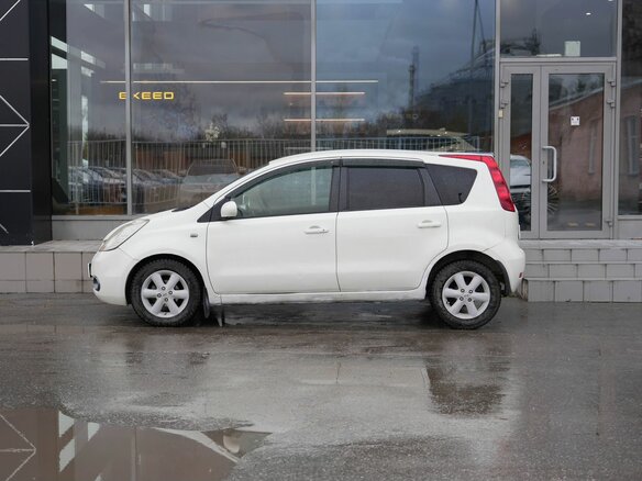 2005 Nissan Note I, белый, 370000 рублей - вид 7