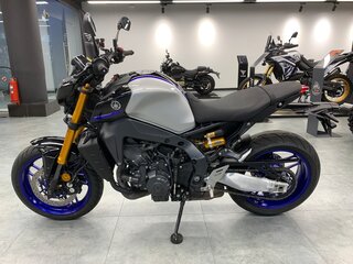 2023 Yamaha MT-09 (FZ-09), серый, 1170000 рублей, вид 2