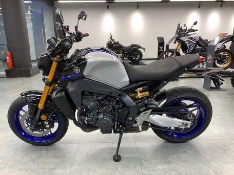2023 Yamaha MT-09 (FZ-09), серый, 1170000 рублей, вид 2
