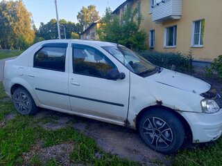2013 Renault Logan I Рестайлинг, белый, 220000 рублей, вид 2
