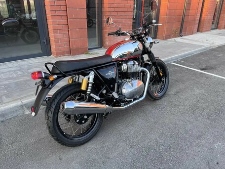 2026 Royal Enfield Interceptor, пурпурный, 708000 рублей, вид 3