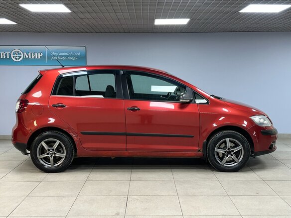 2007 Volkswagen Golf Plus I, красный, 585000 рублей - вид 3