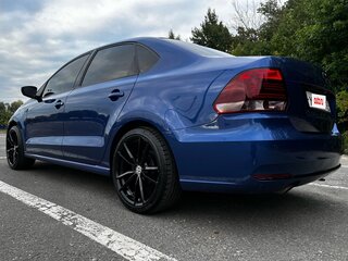 2018 Volkswagen Polo V Рестайлинг, синий, 1280000 рублей, вид 1