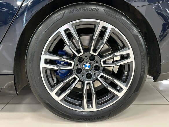2023 BMW 5 серии 520d xDrive VIII (G60/G61/G68), синий, 6999000 рублей - вид 31