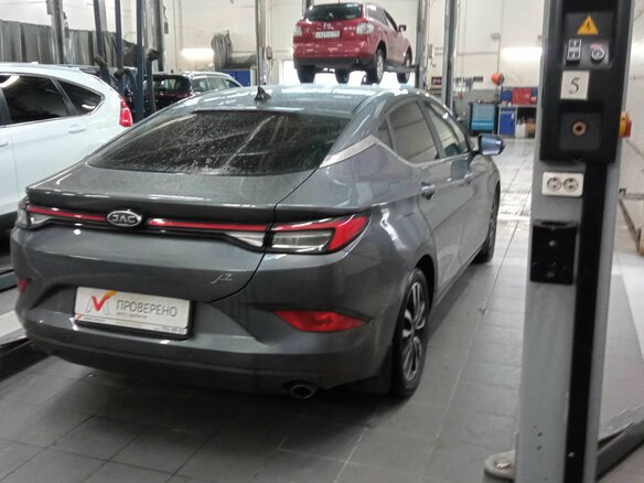 2023 JAC J7 I, серый, 1390500 рублей - вид 2