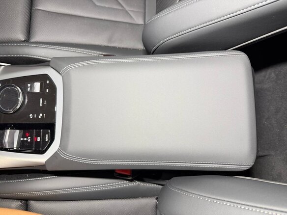 2025 BMW X3 20d xDrive IV (G45/G48), чёрный - вид 18