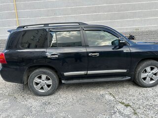 2013 Toyota Land Cruiser 200 Series Рестайлинг 1, чёрный, 3900000 рублей, вид 3