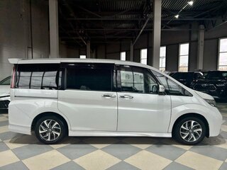 2015 Honda Stepwgn V, белый, 1649000 рублей, вид 4