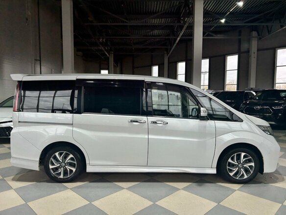 2015 Honda Stepwgn V, белый, 1649000 рублей - вид 3