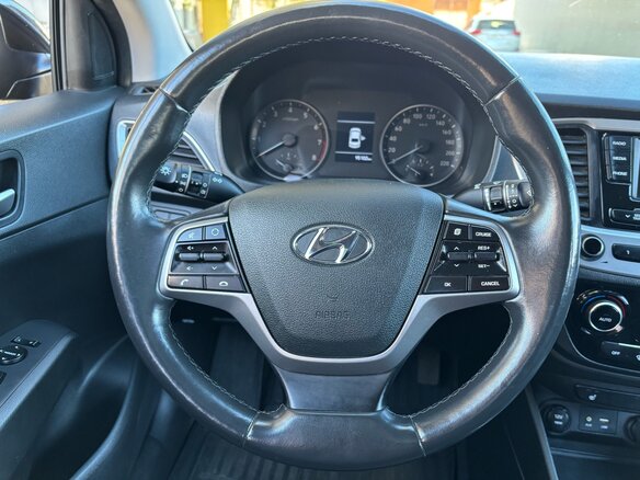 2018 Hyundai Solaris II, чёрный, 1350000 рублей - вид 9