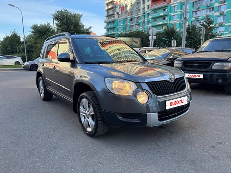 2013 Skoda Yeti I, серый, 850000 рублей, вид 4