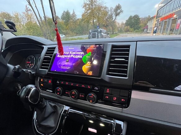 2018 Volkswagen Multivan T6, серый, 4500000 рублей - вид 10