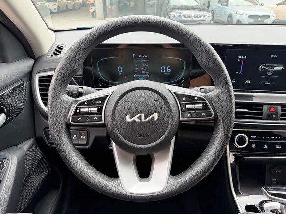 2023 Kia Seltos I Рестайлинг, белый, 1850003 рублей - вид 8