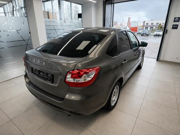 2026 Lada (ВАЗ) Granta I Рестайлинг, серый, 1118000 рублей - вид 4