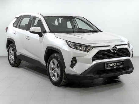 2024 Toyota RAV4 V (XA50), белый, 3540000 рублей, вид 3