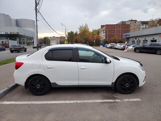 2018 Renault Logan II Рестайлинг, белый, 480000 рублей, вид 2