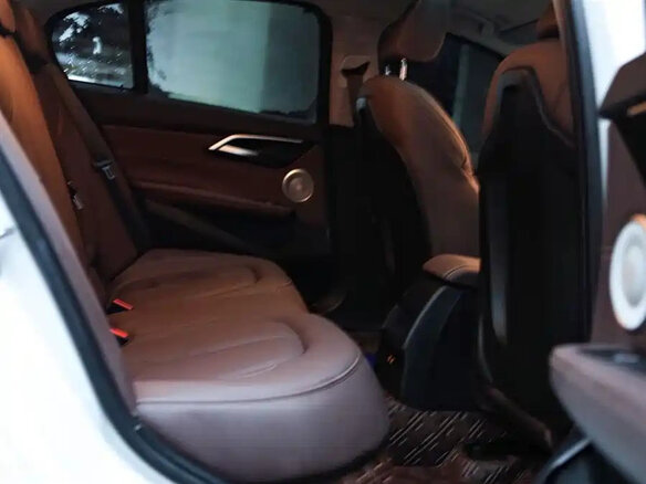 2023 BMW 1 серии 120i III (F52) Рестайлинг, белый - вид 17