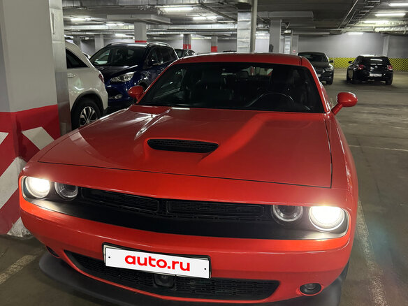 2021 Dodge Challenger III Рестайлинг 2, пурпурный, 4100000 рублей - вид 4