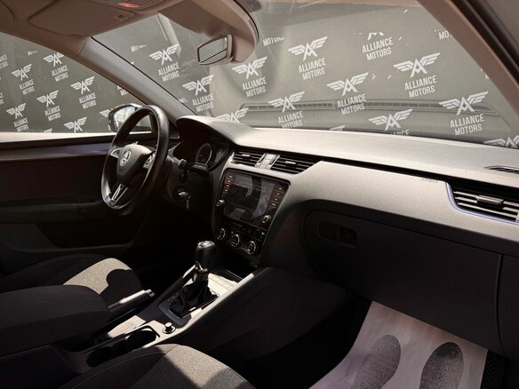2019 Skoda Octavia III (A7) Рестайлинг, серебристый - вид 23