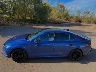 2022 Skoda Octavia IV (A8), синий, 3200000 рублей, вид 4