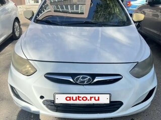 2013 Hyundai Solaris I, белый, 410000 рублей, вид 2