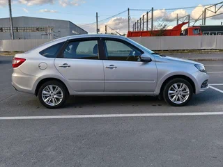 2024 Lada (ВАЗ) Granta I Рестайлинг, серебристый, 720000 рублей, вид 3
