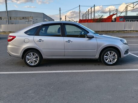 2024 Lada (ВАЗ) Granta I Рестайлинг, серебристый, 720000 рублей, вид 3