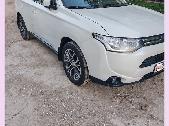 2013 Mitsubishi Outlander III, белый, 1350000 рублей - вид 3