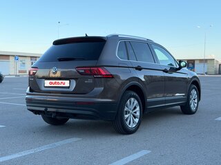 2017 Volkswagen Tiguan II, коричневый, 2297000 рублей, вид 5