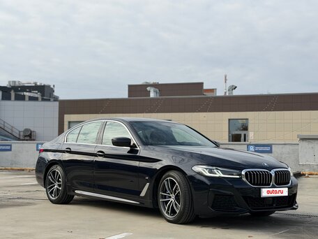 2022 BMW 5 серии 520i VII (G30/G31/G38) Рестайлинг, синий, 5700000 рублей, вид 3