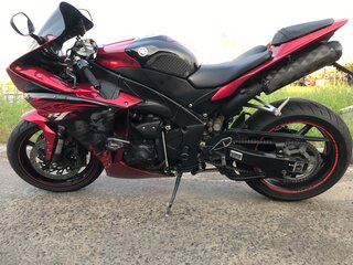 2011 Yamaha YZF-R1, красный, 875000 рублей, вид 4