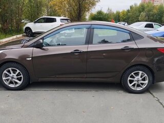2016 Hyundai Solaris I Рестайлинг, коричневый, 850000 рублей, вид 2