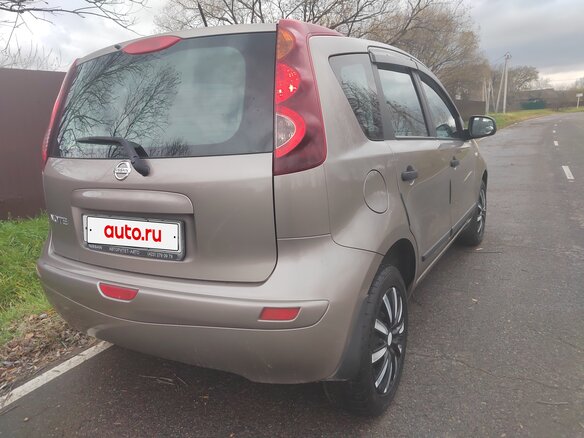 2012 Nissan Note I Рестайлинг, коричневый, 600000 рублей - вид 4