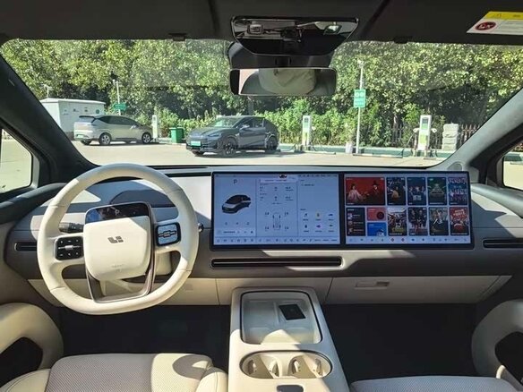 2026 Li Auto (Lixiang) i6, серебристый, 7250000 рублей - вид 14