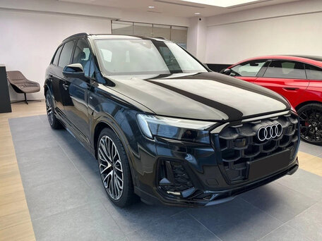 2025 Audi Q7 55 TFSI II (4M) Рестайлинг 2, чёрный, 11830000 рублей, вид 3