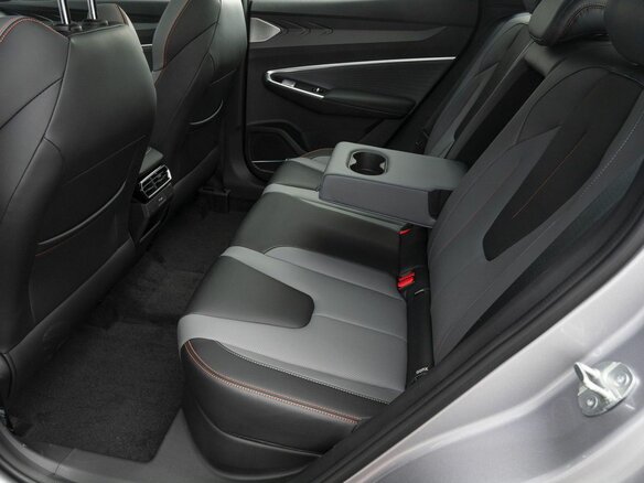 2026 Geely Cityray, серебристый, 3344990 рублей - вид 11