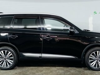 2019 Mitsubishi Outlander III Рестайлинг 3, чёрный, 1561000 рублей, вид 4