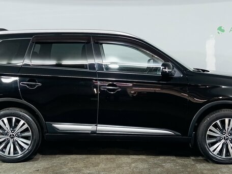 2019 Mitsubishi Outlander III Рестайлинг 3, чёрный, 1531000 рублей, вид 4