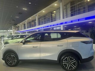 2026 Omoda C7, серебристый, 3099000 рублей, вид 3