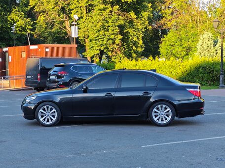 2007 BMW 5 серии 530xi V (E60/E61) Рестайлинг, чёрный, 900000 рублей, вид 3