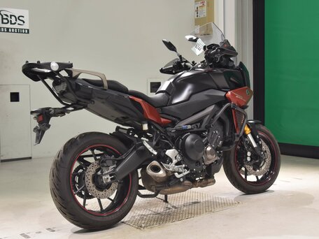 2020 Yamaha MT-09 Tracer (FJ-09), красный, 900000 рублей, вид 4